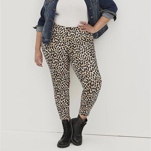 TORRID Cheetah Print Crop Leggings